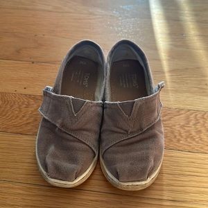 Grey/brown Toms Velcro sneakers. Size 10 (little kid).